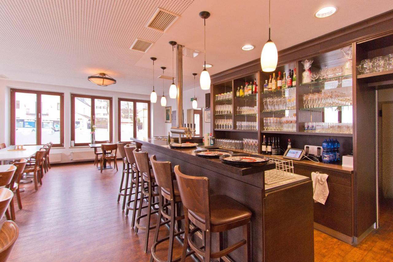 Gasthof Postbraeu Siegenburg ภายนอก รูปภาพ